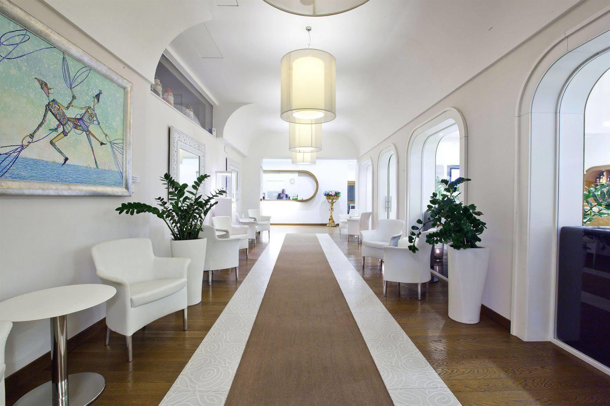 Hotel Plaza Sorrento Exterior photo