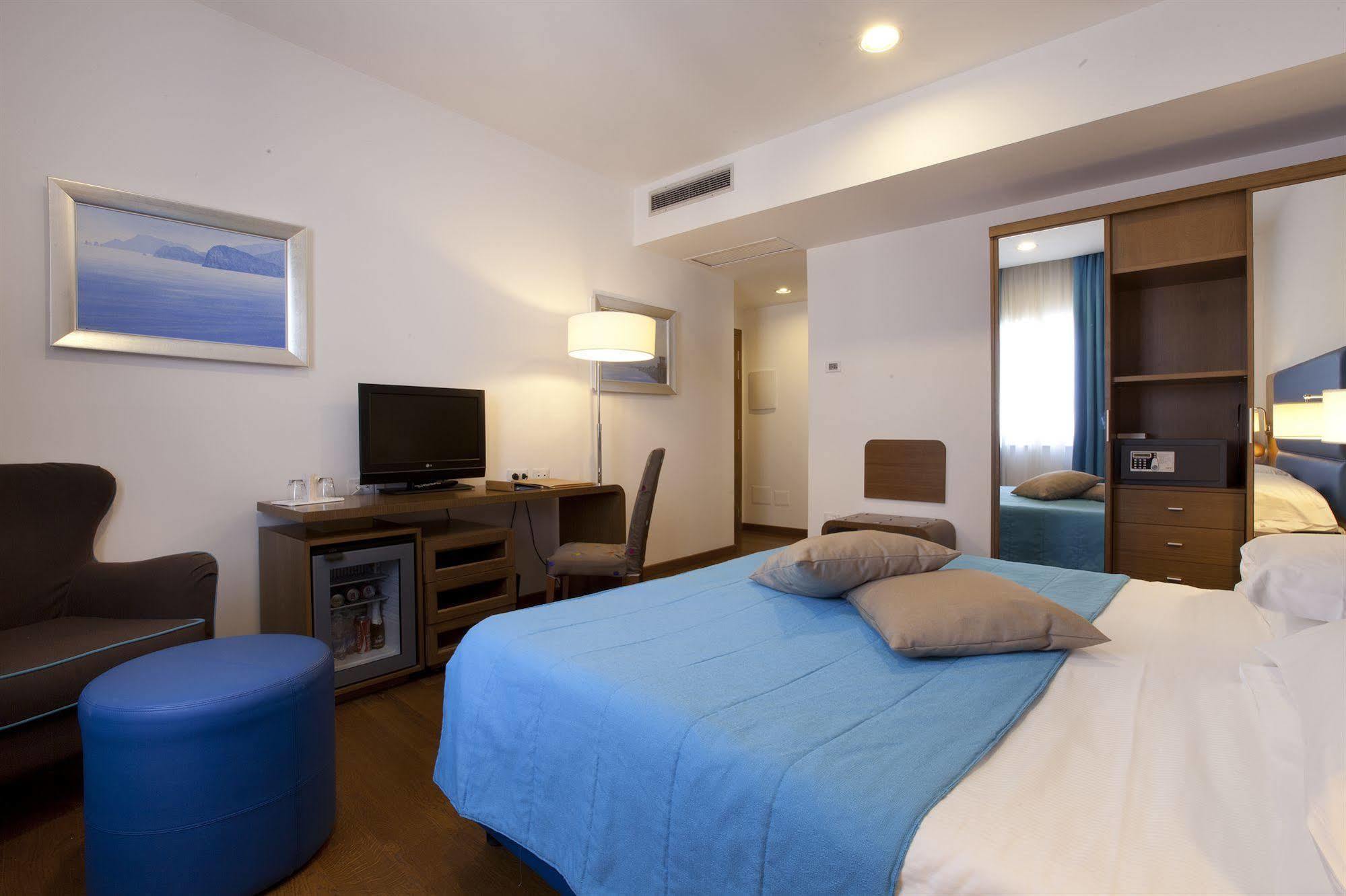 Hotel Plaza Sorrento Exterior photo